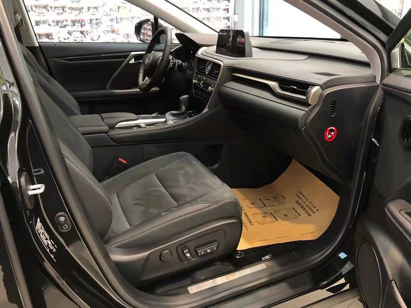 体验雷克萨斯RX：中大型豪华SUV，内饰豪华，40.5万起还看X3？