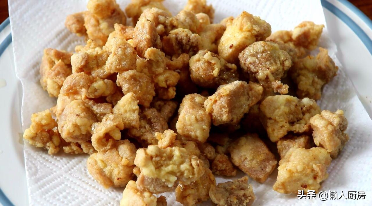 油炸鸡腿这样做才好吃，酸酸甜甜带点辣辣的酱汁，越吃越香