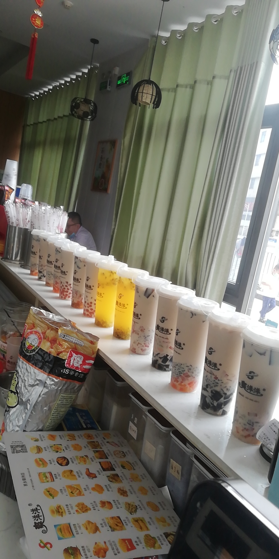 爽洋洋奶茶怎么样？爽洋洋奶茶加盟费多少钱？