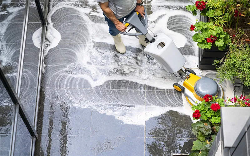 轻资产创业，现在有哪些靠谱的项目，每月能收入两三万的？