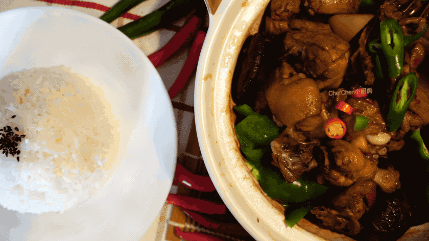 当年的黄焖鸡沦陷至今，这家店为何还如此爆满？