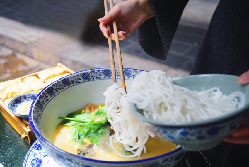 完成1000家直营店目标后，老乡鸡要开放加盟？