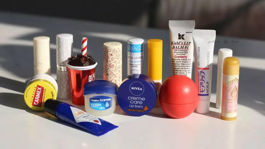 盘点三款“实力派”润唇膏：经典国货大白兔，一膜多用凡士林晶冻