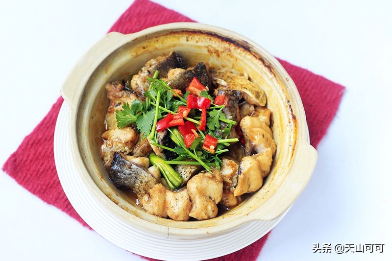 不煎不煮，不加一滴水，一锅焖出来，鱼肉嫩又鲜美，最适合新手做