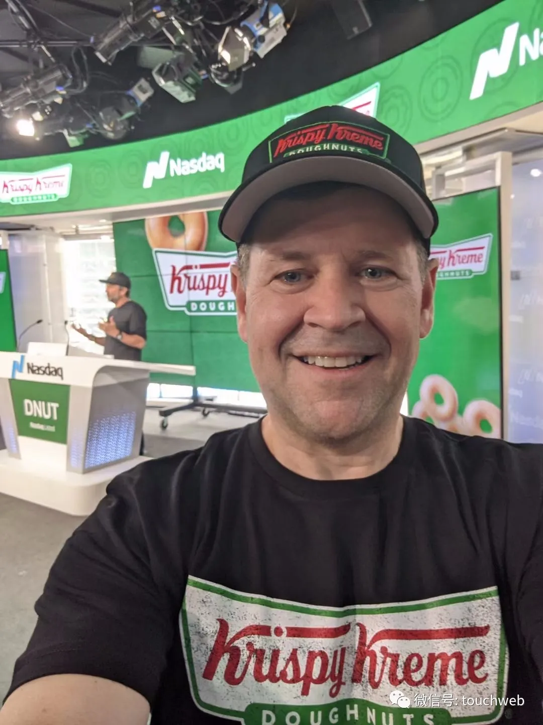 甜甜圈连锁品牌Krispy Kreme纳斯达克上市：市值34亿美元