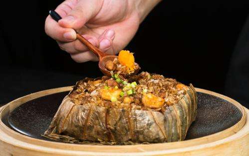 荷叶除了看还能吃？荷香四溢的荷叶饭，清香扑鼻味道好极了