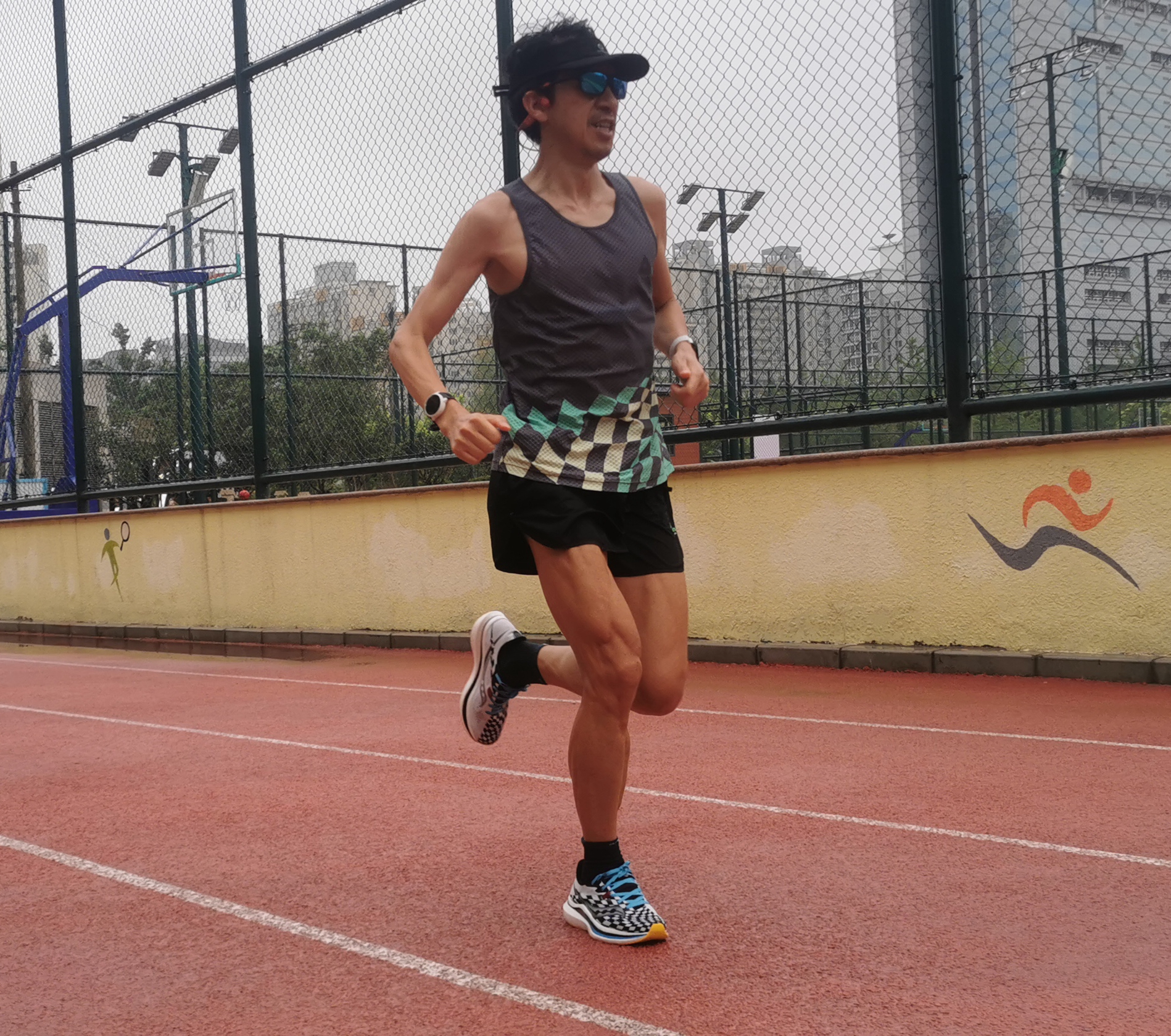 索康尼Endorphin Pro 啡鹏 2碳板竞速鞋200公里使用测评