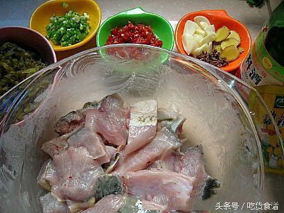 引人遐想的老坛酸菜鱼