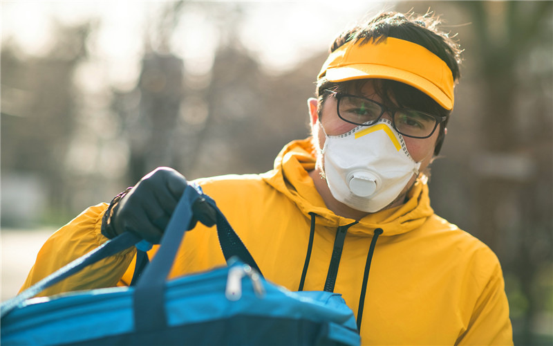 目前社会上，为什么有很多负债累累的人，选择送外卖呢？