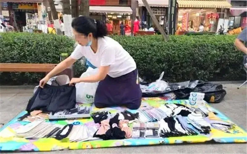 手里只有2000元，春节后能做点什么小生意，一天收入两三百元的？