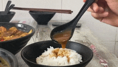 当年的黄焖鸡沦陷至今，这家店为何还如此爆满？