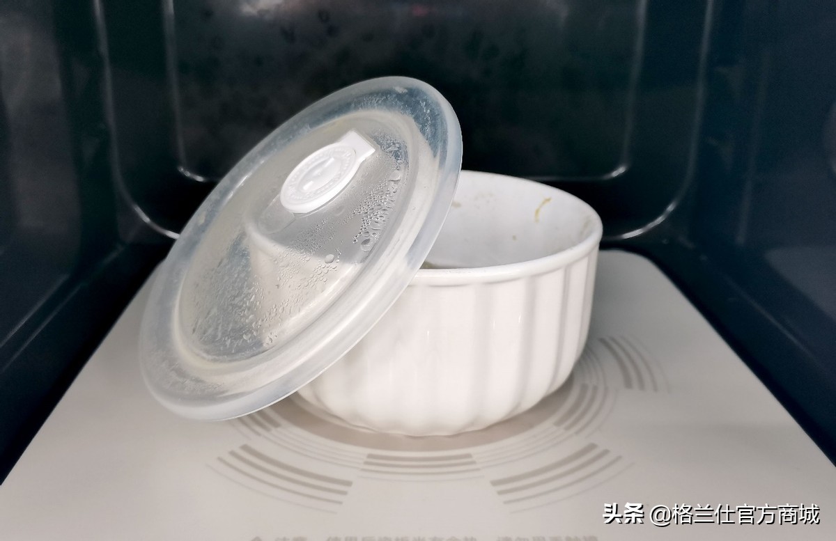 微波炉叮热饭菜时，要加盖子吗？