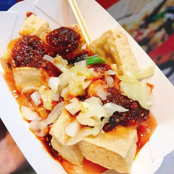 重庆这条街藏着各地特色美食，去了就不想走！