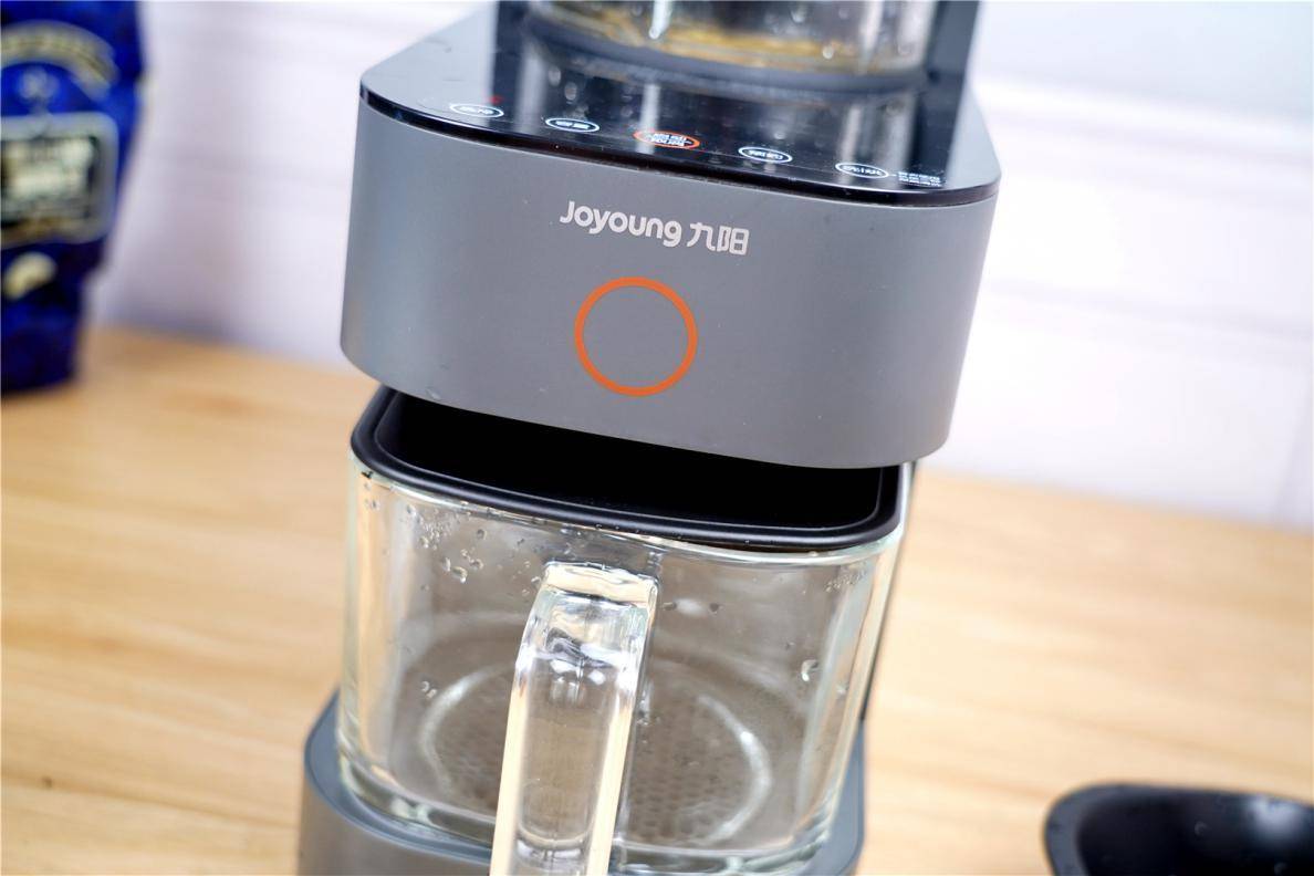 售价2399元，九阳上市破壁豆浆机一体机，而且还免手洗哦