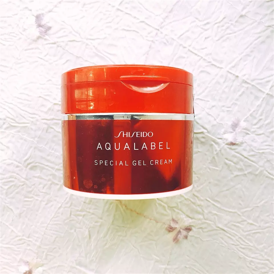 网络热门的面霜推荐：高效修复，长效锁水保湿，用后皮肤水嫩细滑