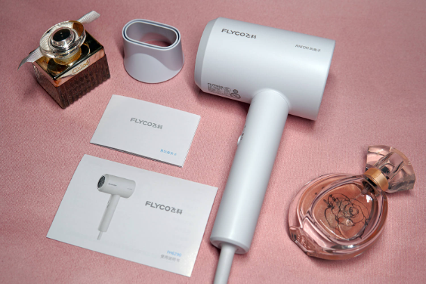 小巧可爱风儿柔，让孩子更能接受的飞科 FLYCO 电吹风机上手评测