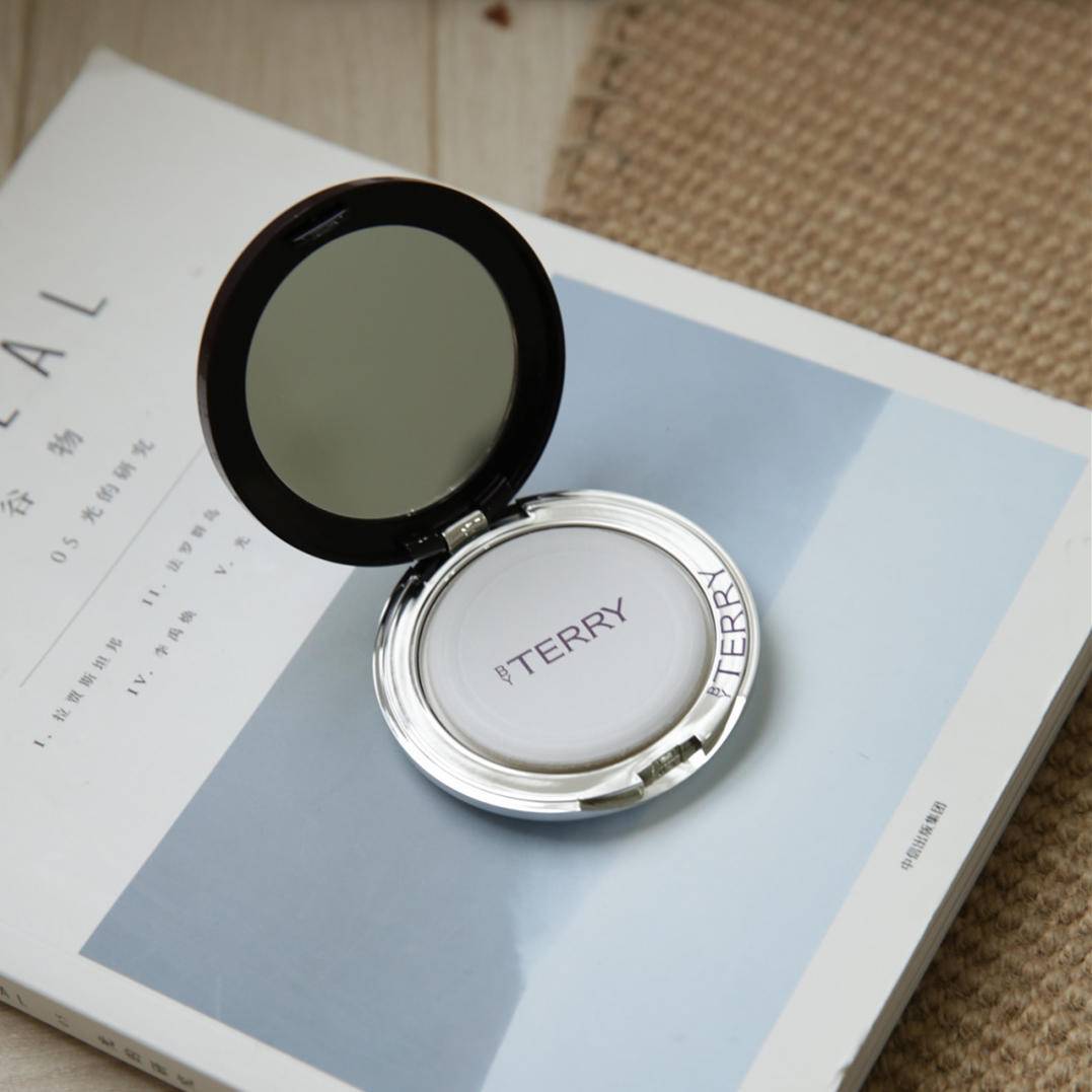 粉饼才是口罩的最佳拍档，今年夏天可以这么用