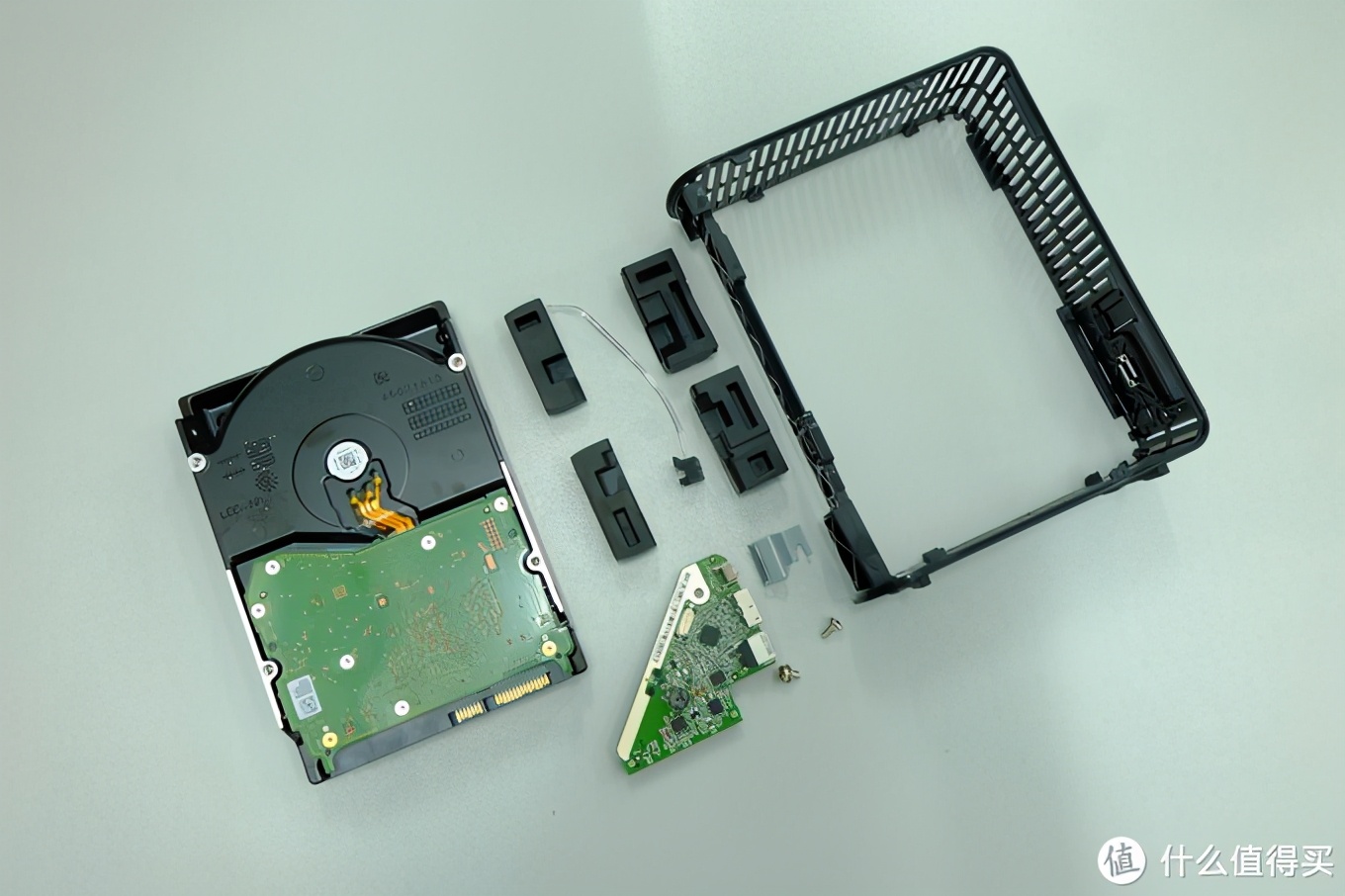 西部数据14TB移动硬盘晒单及拆解分析硬盘的磁记录方法