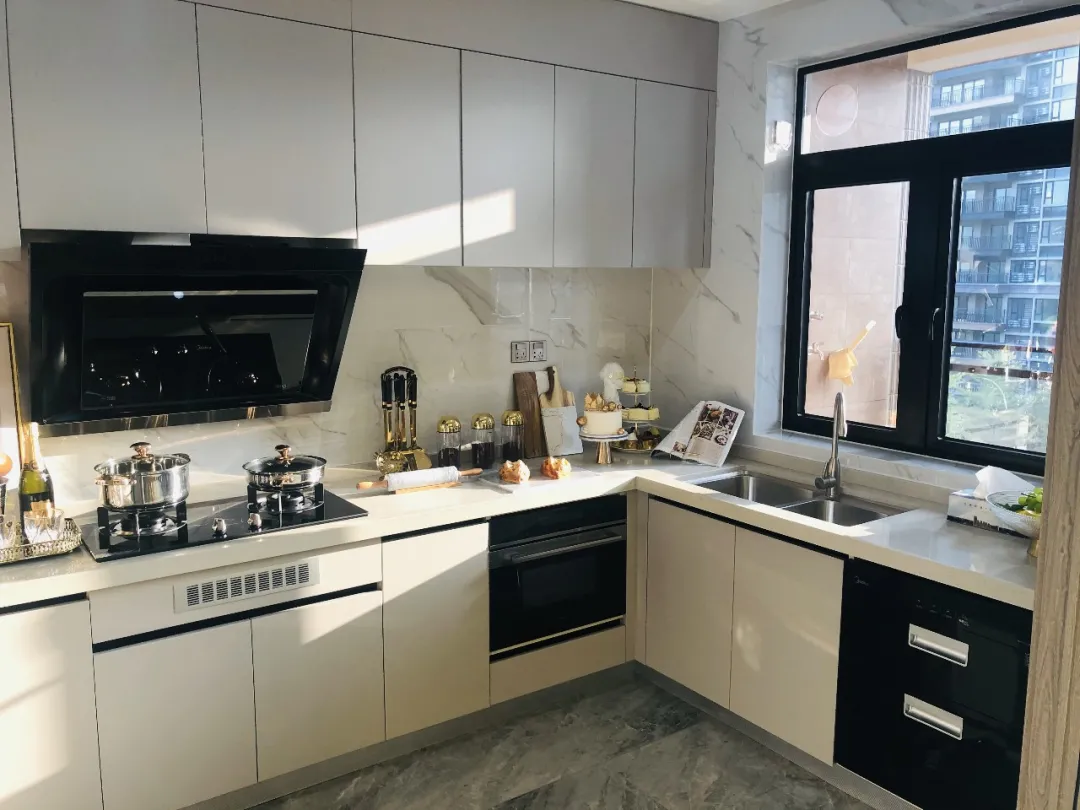 美的商用水设备，用心构筑精致生活