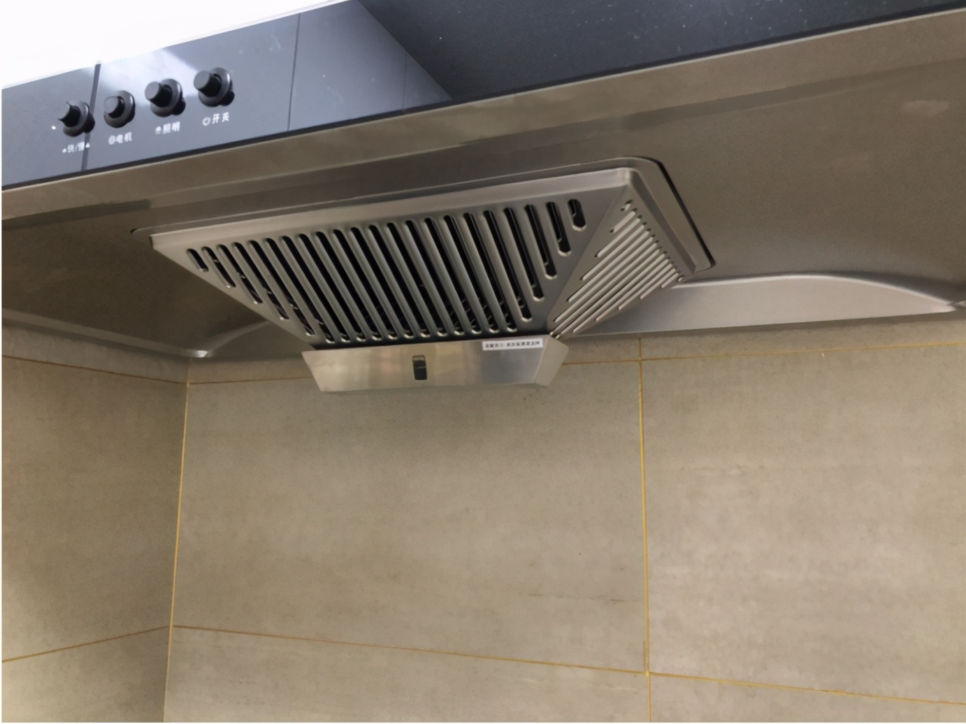 方太新欧式吸油烟机四大设计亮点，轻松解决现代厨房四大难题