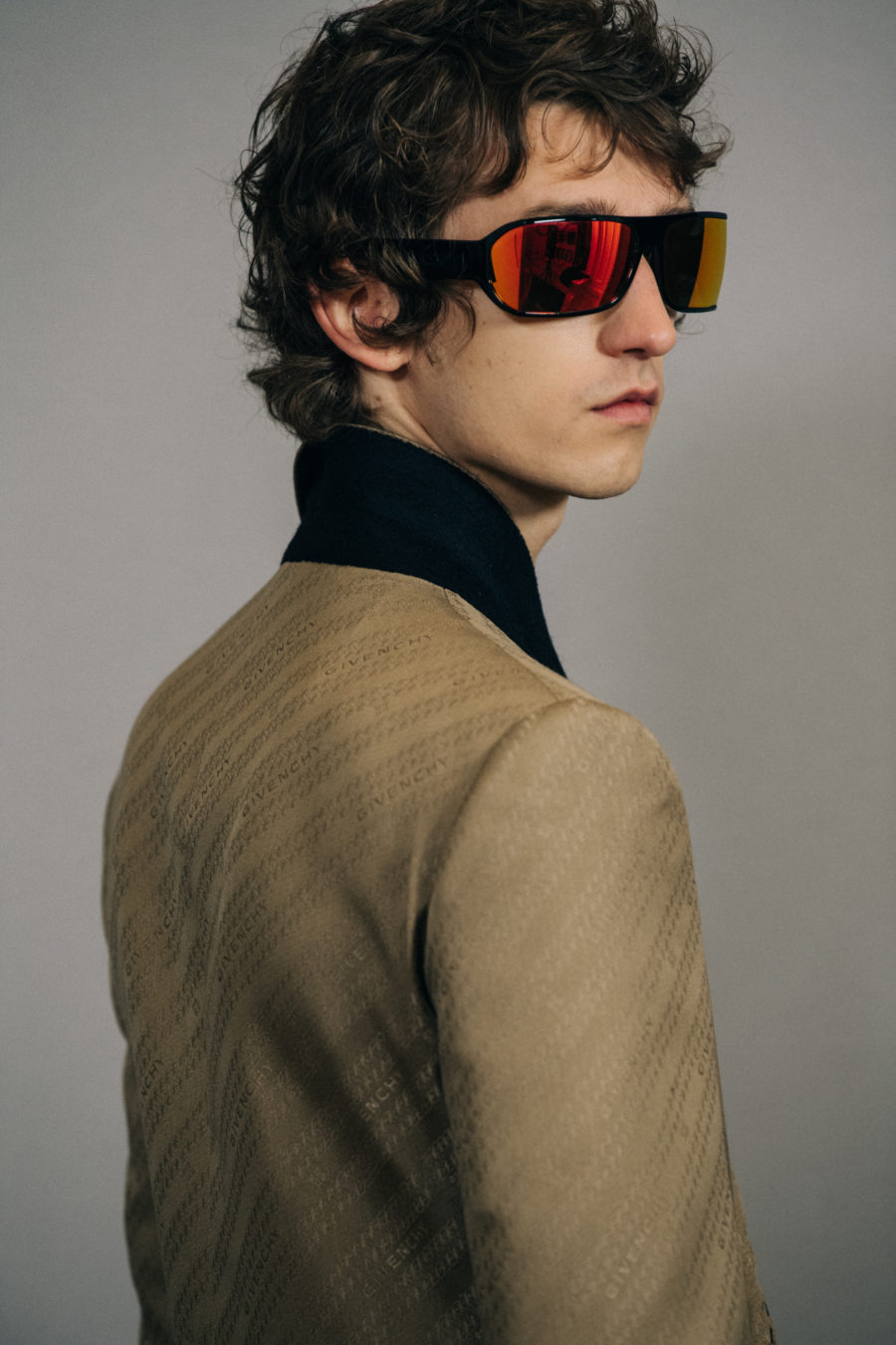 纪梵希（Givenchy）2020/21秋冬男装细节｜迎风独立的俊雅