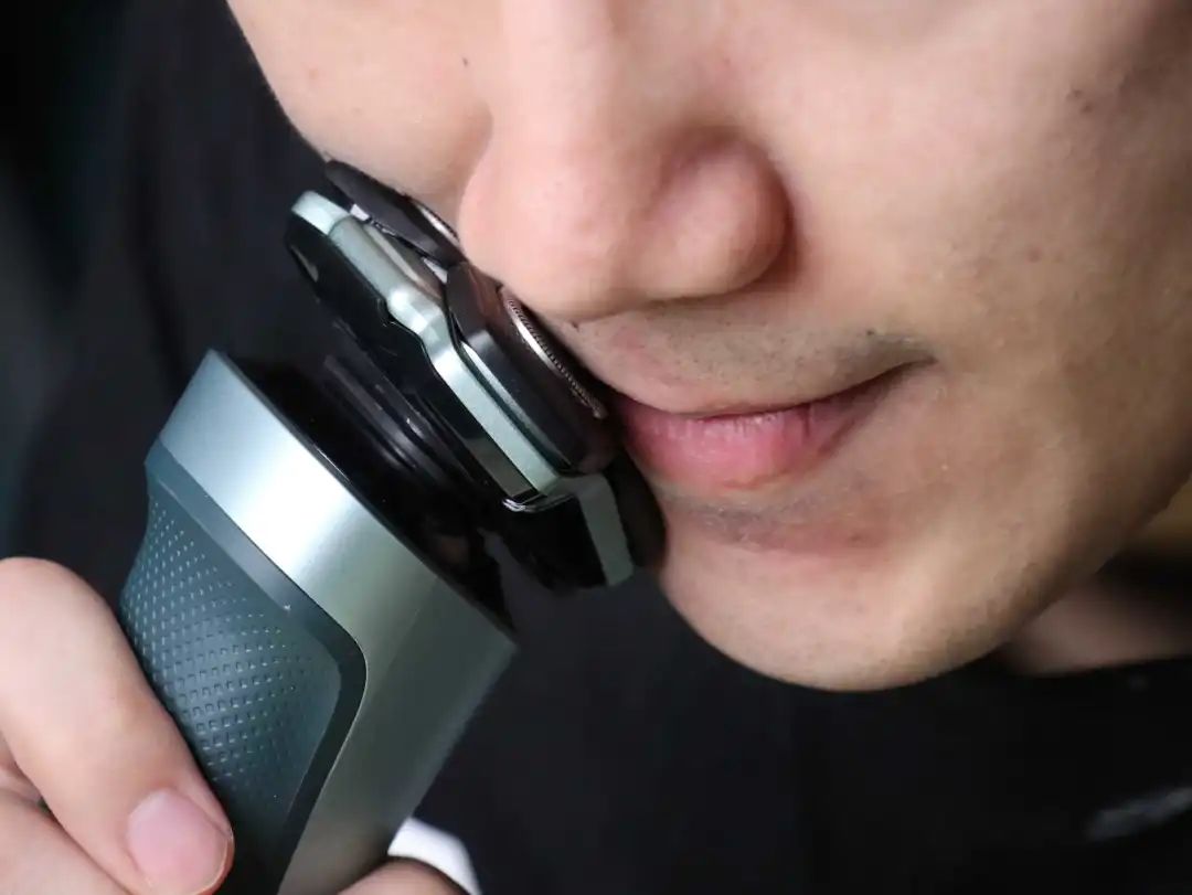 飞利浦「新5系」剃须刀，更像7系了