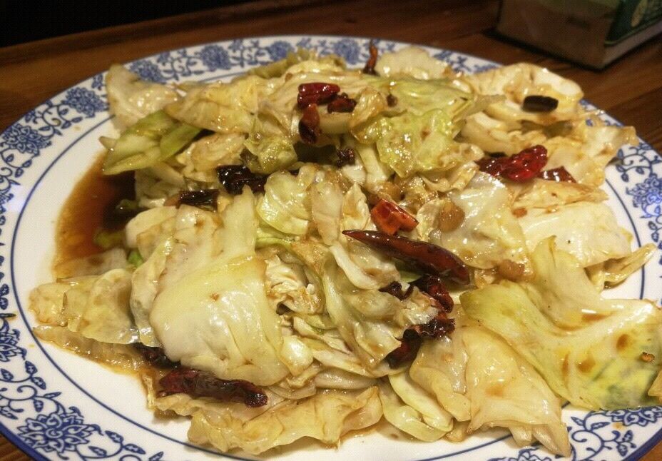 乌鲁木齐这几家餐厅，卤猪蹄香得过分了！