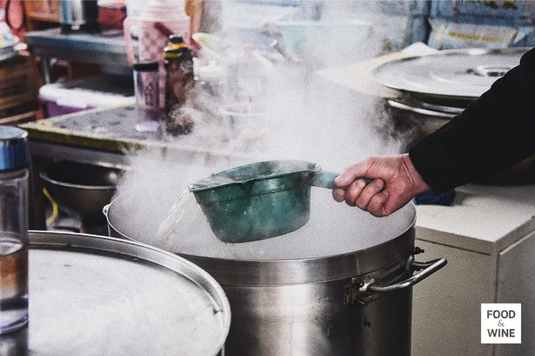 老张拉面馆的优越感消失了吗？或者说，它有过优越感吗？