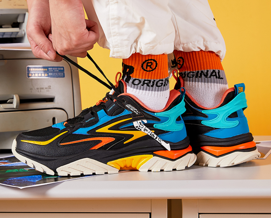 国货再崛起，鸿星尔克也卖断货？最值得买的3款跑鞋，平价又好穿