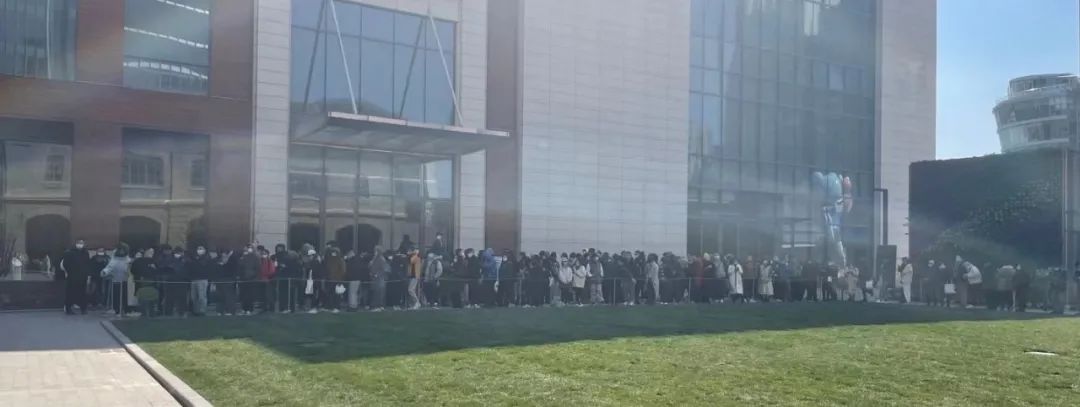 一杯咖啡46元，蓝瓶咖啡“内地首店”排疯了