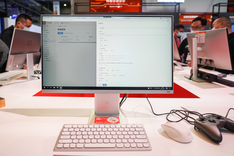 阿里云展示两款一体机：采用无影融合架构，为设计师而生