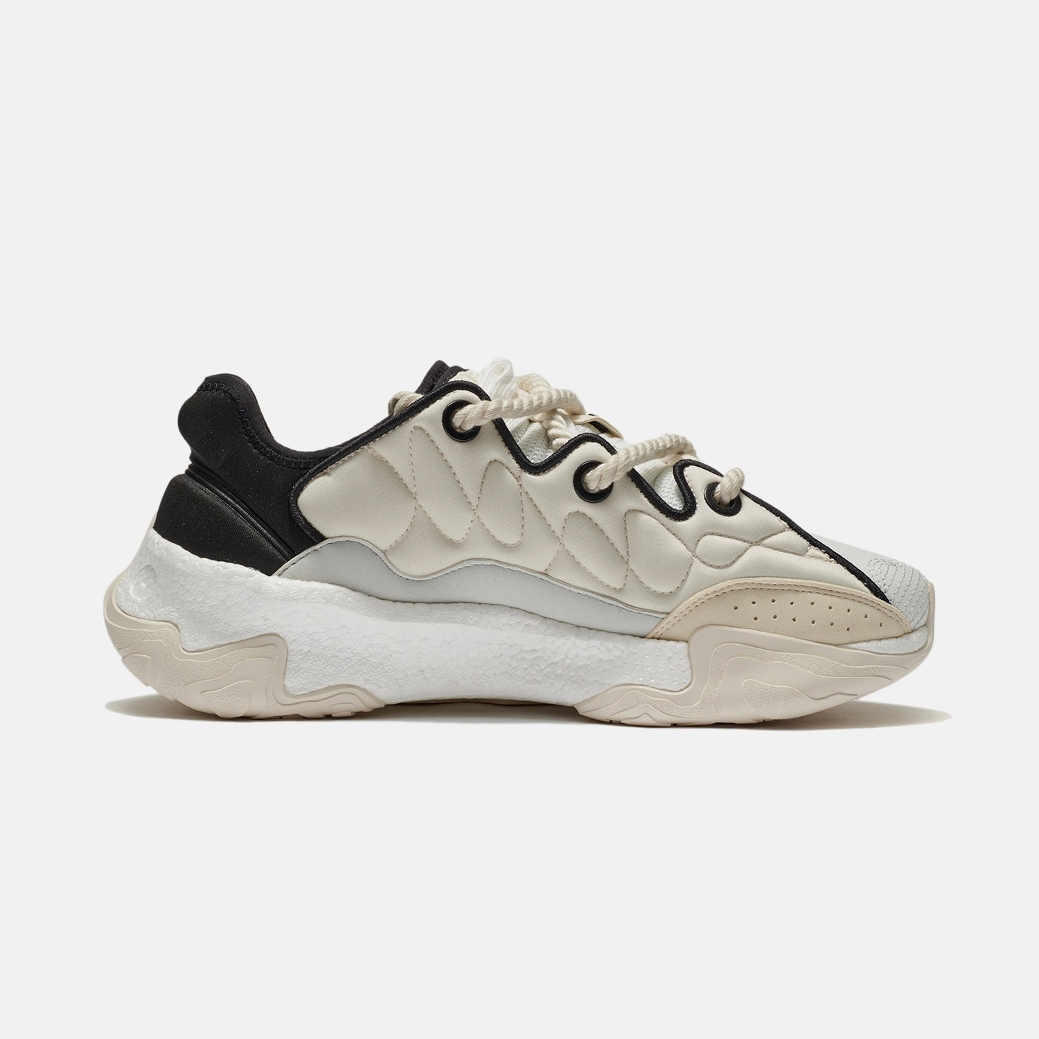 李宁又去走秀了！韦德9代休闲版曝光，烈骏6代来袭，产品很惊艳