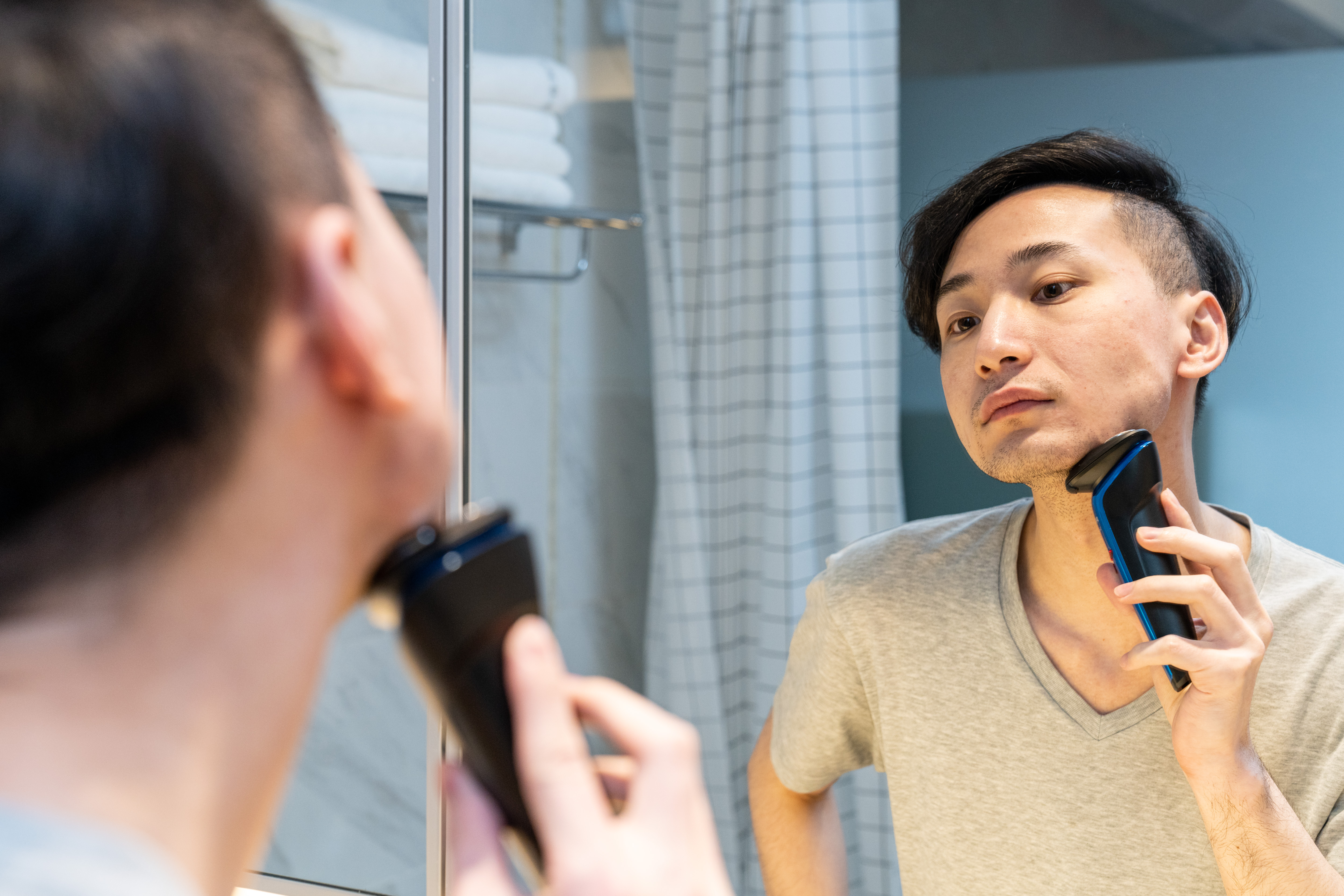 飞利浦 S2303 电动剃须刀体验：不到200元的干湿两用、高效剃须