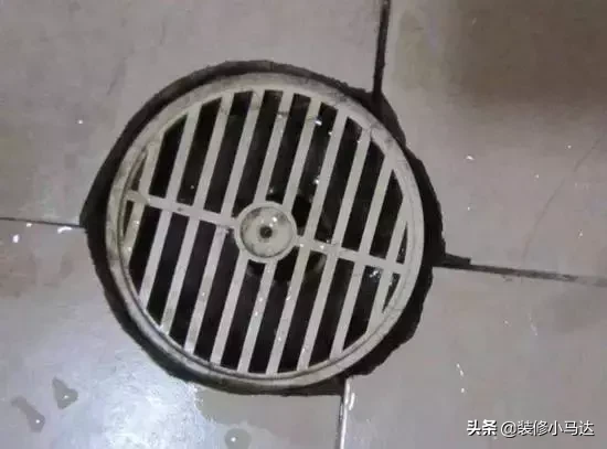 卫生间返臭熏走女友 原来是选错地漏装错位置