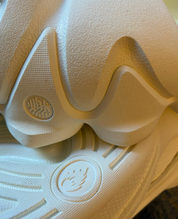 李宁又去走秀了！韦德9代休闲版曝光，烈骏6代来袭，产品很惊艳