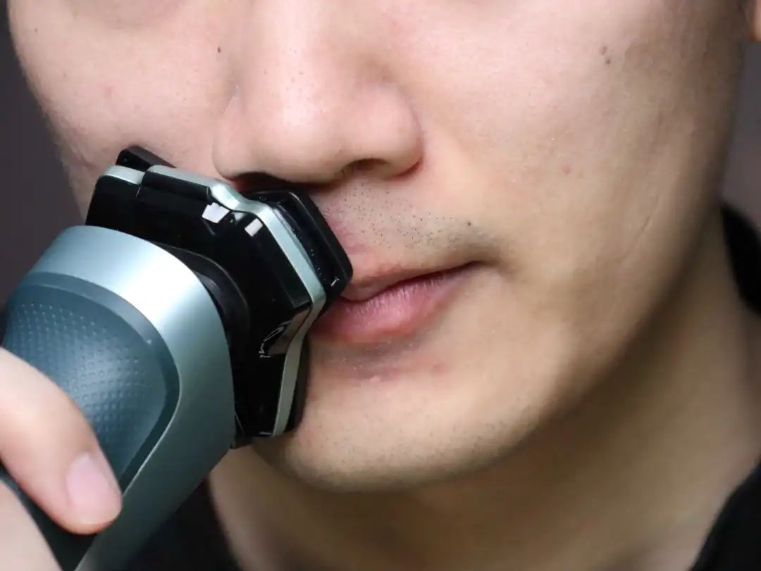 飞利浦「新5系」剃须刀，更像7系了