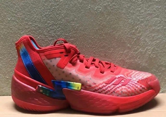 国产太帅了！拉塞尔专属鞋款用心了，安踏发力板鞋，米切尔4曝光