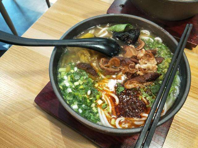 馋二坛告诉你：米线有多少种你还没有吃过！