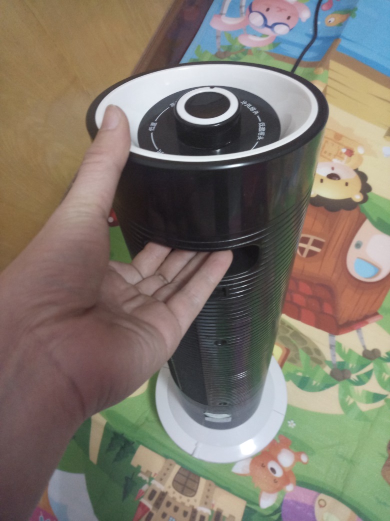 这个冬天不怕冷，长虹立式暖风机帮你留住春天