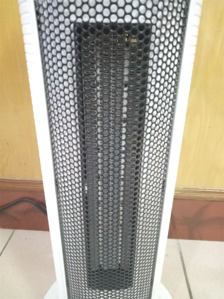 这个冬天不怕冷，长虹立式暖风机帮你留住春天