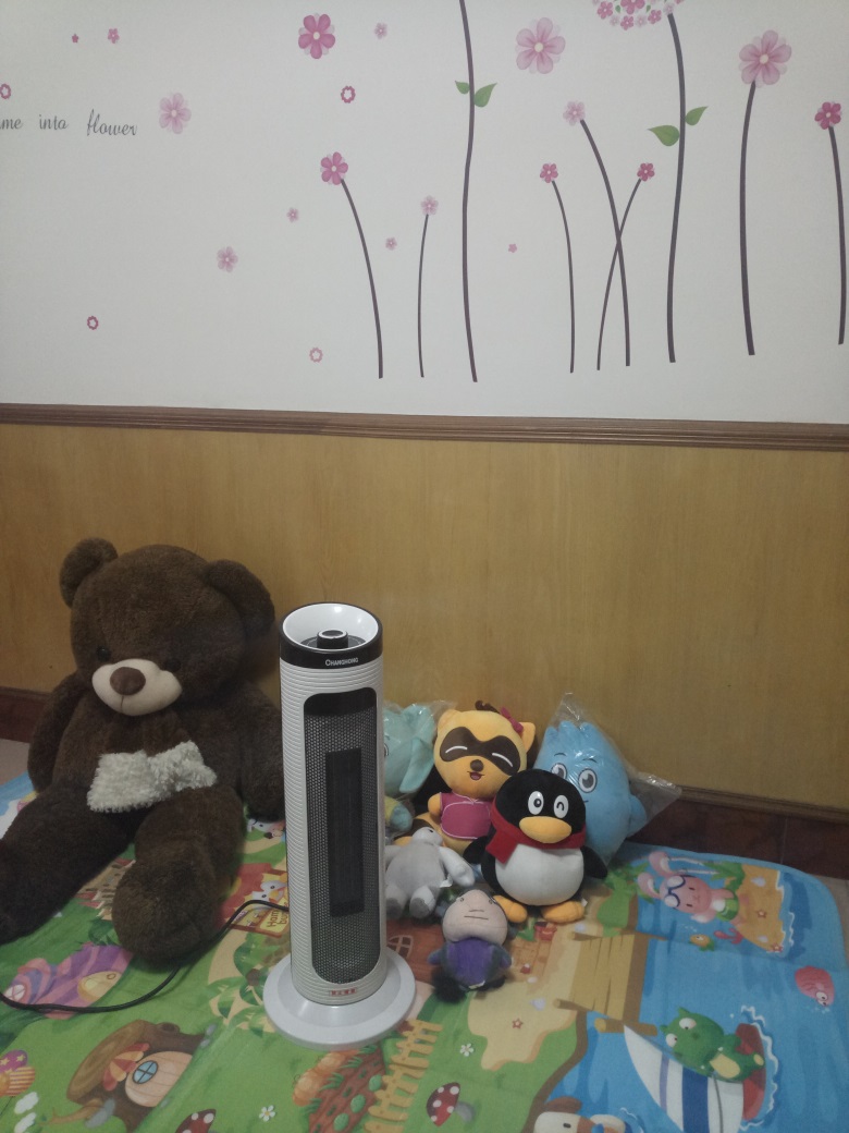 这个冬天不怕冷，长虹立式暖风机帮你留住春天