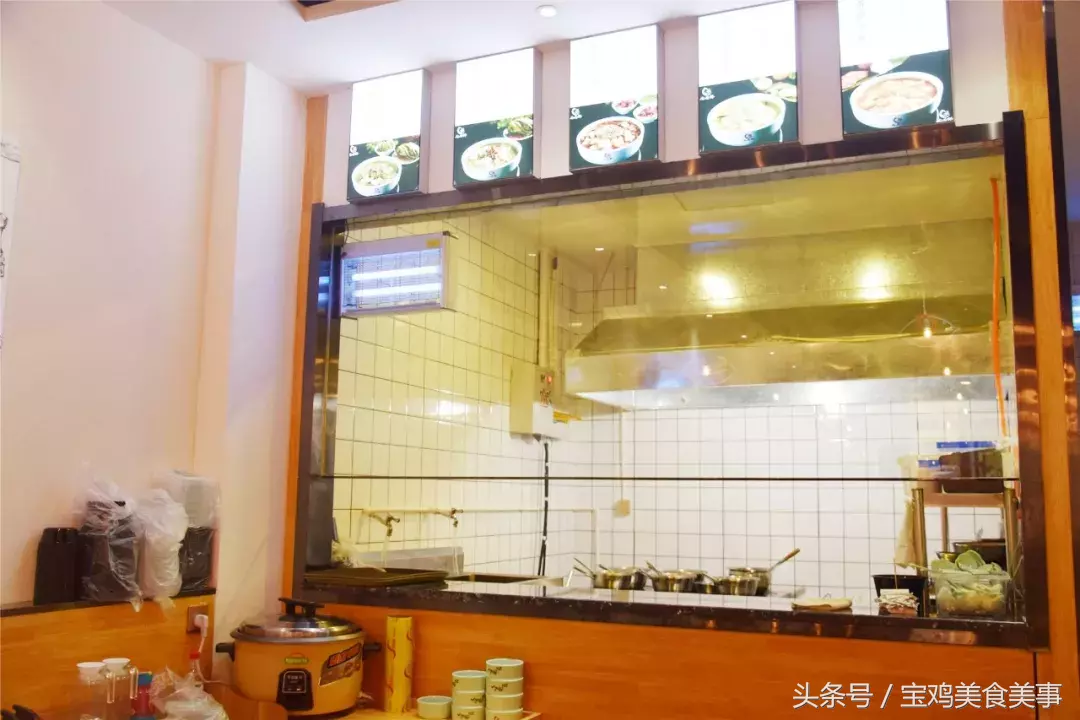 宝鸡轩苑世家步行街尾尾鲜酸菜鱼庆重阳，老人79折吃鱼