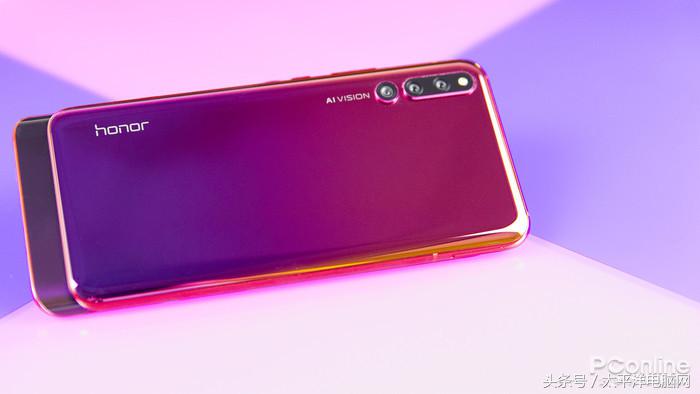 荣耀Magic2评测：麒麟980狂飙，竟藏着智慧生命体