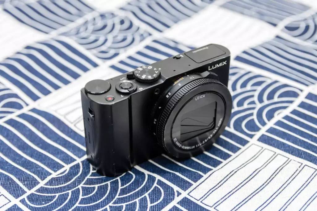 徕卡大光圈镜头配4K全家桶，松下LX10相机の详细测评