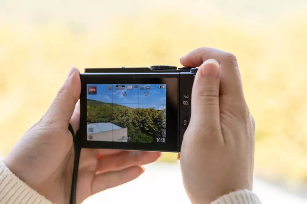 徕卡大光圈镜头配4K全家桶，松下LX10相机の详细测评