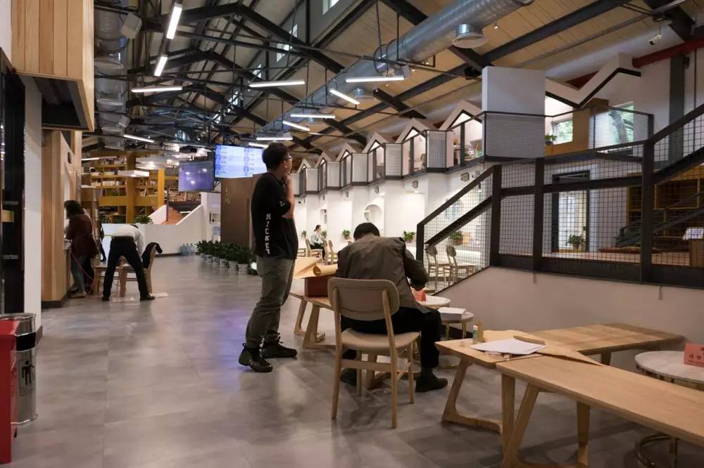 徕卡大光圈镜头配4K全家桶，松下LX10相机の详细测评