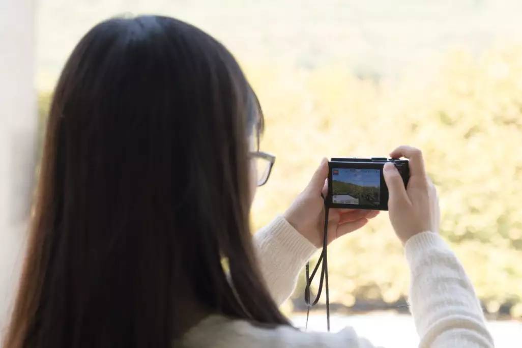 徕卡大光圈镜头配4K全家桶，松下LX10相机の详细测评