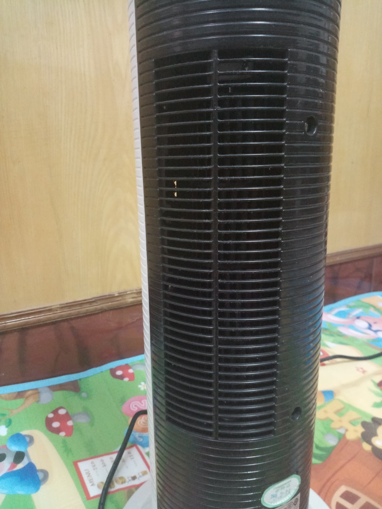 这个冬天不怕冷，长虹立式暖风机帮你留住春天