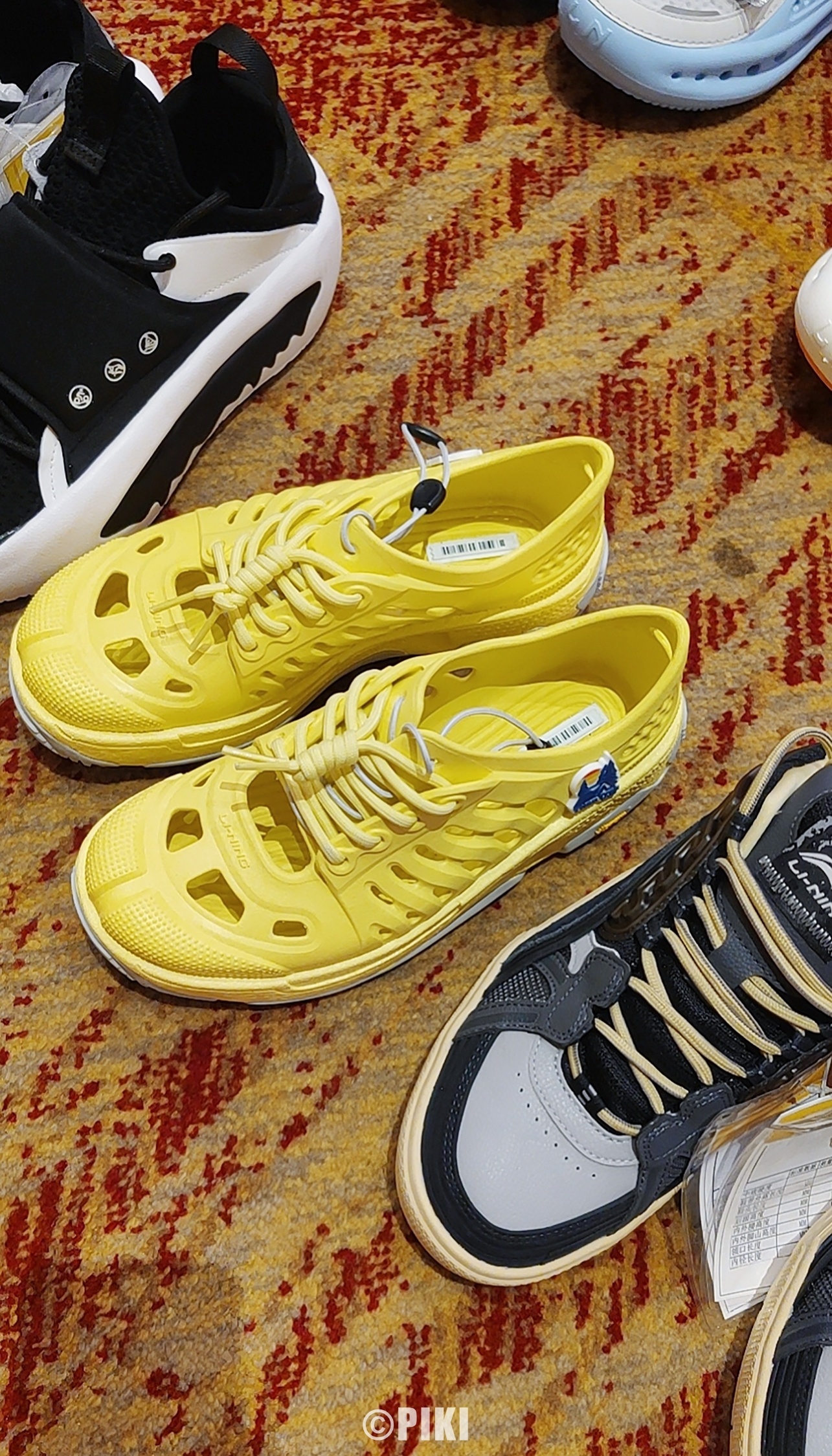 李宁又去走秀了！韦德9代休闲版曝光，烈骏6代来袭，产品很惊艳