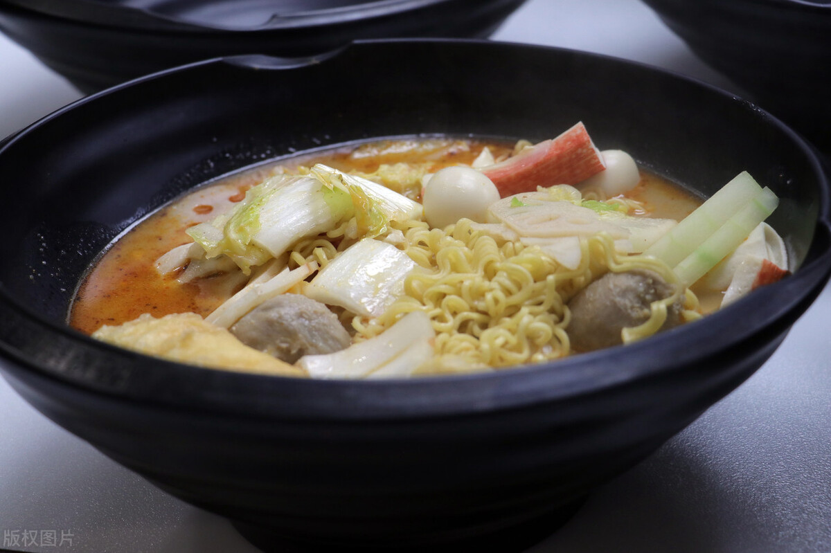 开家麻辣烫店前景如何？投资大不大